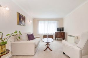 LIVING ROOM- click for photo gallery